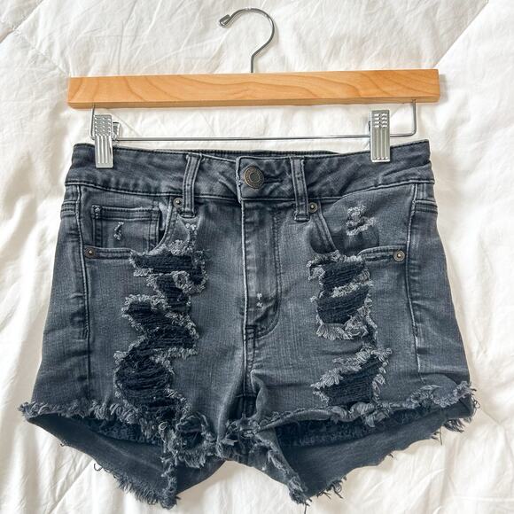 American Eagle Hi-Rise Shortie Black Distressed Raw Hem Denim Shorts Women’s 2 - Picture 1 of 4